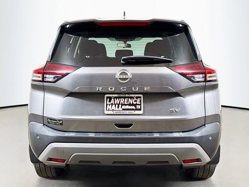 Used 2022 Nissan Rogue SV image 5