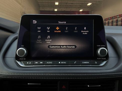 Used 2025 Nissan Rogue SV FWD image 30