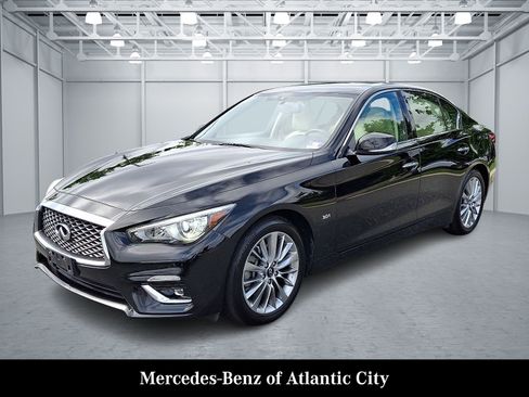 Used 2019 INFINITI Q50 Luxe w/ Essential Package (3.0T Luxe) AWD/4WD image 3