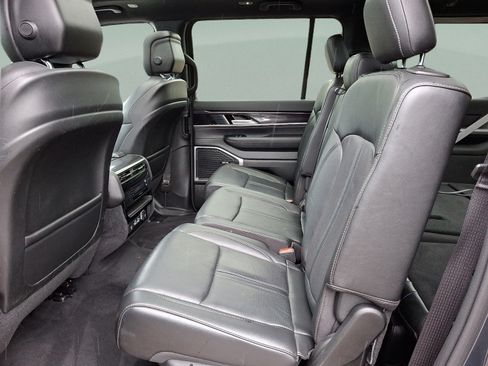 Certified 2023 Jeep Wagoneer 4WD w/ Premium Group I image 8