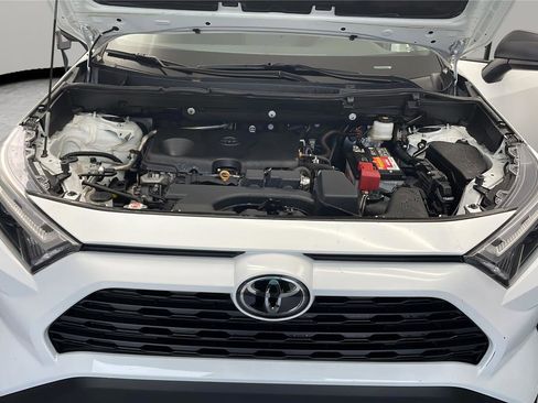 Used 2023 Toyota RAV4 LE FWD image 9