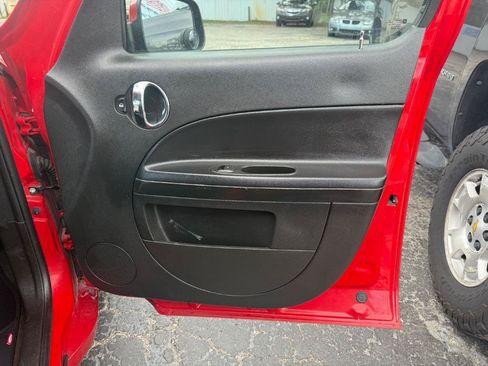 Used 2011 Chevrolet HHR LT FWD image 33