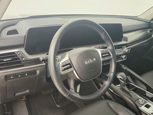 Used 2024 Kia Telluride S FWD image 9