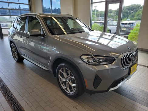 Used 2023 BMW X3 xDrive30i w/ Premium Package AWD/4WD image 3
