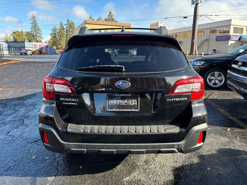 Used 2019 Subaru Outback 2.5i Premium image 4