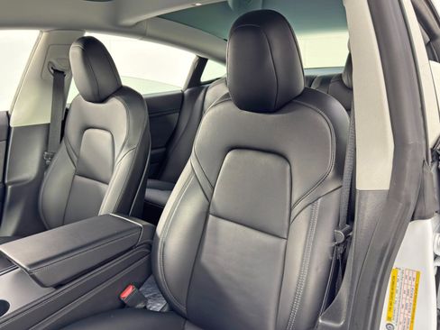 Used 2022 Tesla Model 3 image 38