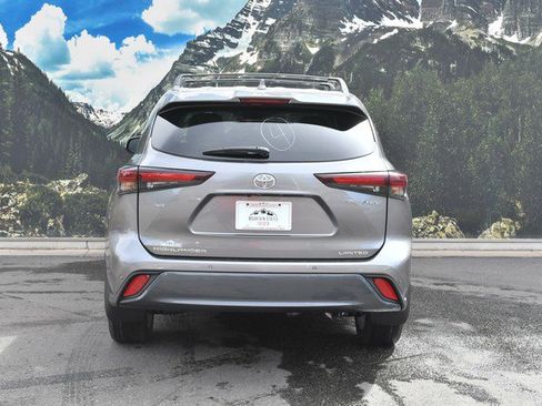 New 2026 Toyota Highlander Limited image 5