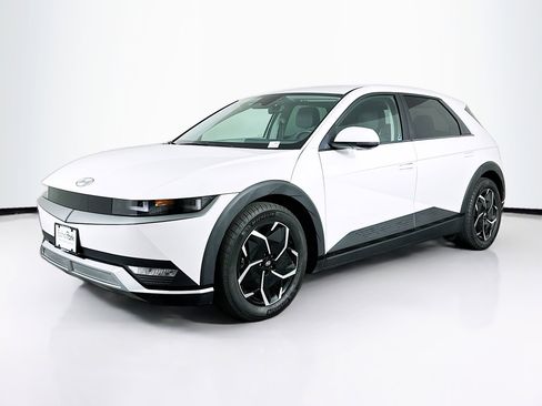 Used 2023 Hyundai Ioniq 5 SE image 3