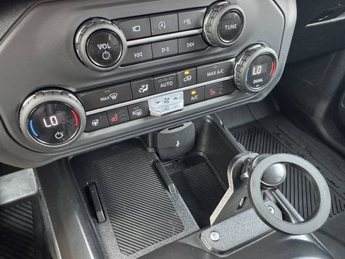 Used 2025 Ford Bronco Outer Banks AWD/4WD image 14
