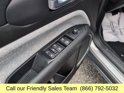 Used 2024 Jeep Compass Latitude AWD/4WD image 12