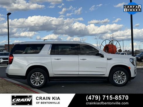 Used 2021 GMC Yukon XL SLT w/ SLT Premium Package image 9