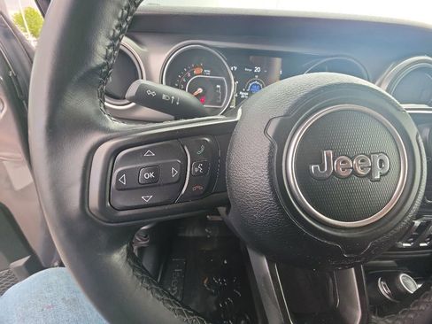 Used 2021 Jeep Wrangler Sport AWD/4WD image 16