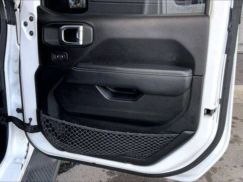 Used 2020 Jeep Wrangler Unlimited Sahara w/ Uconnect 4C Nav & Sound Group image 23