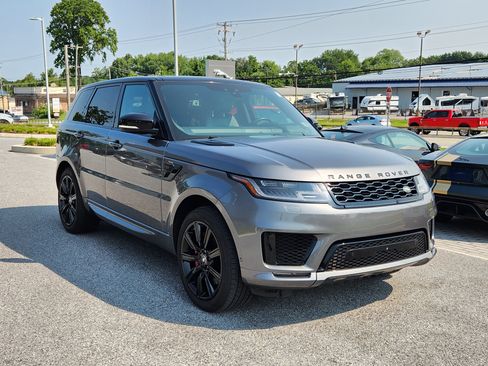 Used 2018 Land Rover Range Rover Sport Supercharged AWD/4WD image 2