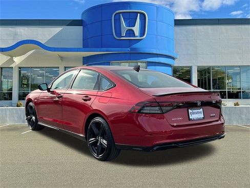 Used 2023 Honda Accord Sport image 4