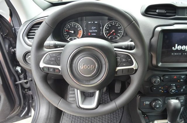 Used 2023 Jeep Renegade Latitude AWD/4WD image 19