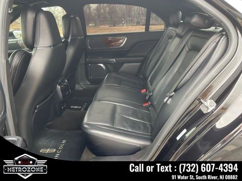 Used 2019 Lincoln Continental Select w/ Continental Climate Package image 17