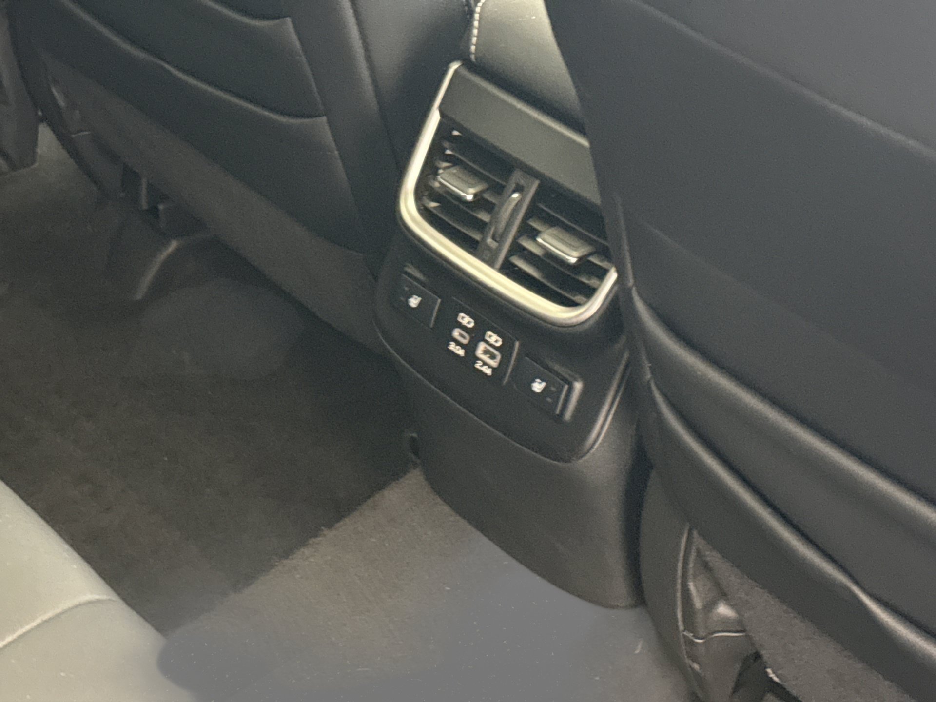 Used 2024 Subaru Outback Touring AWD/4WD image 21