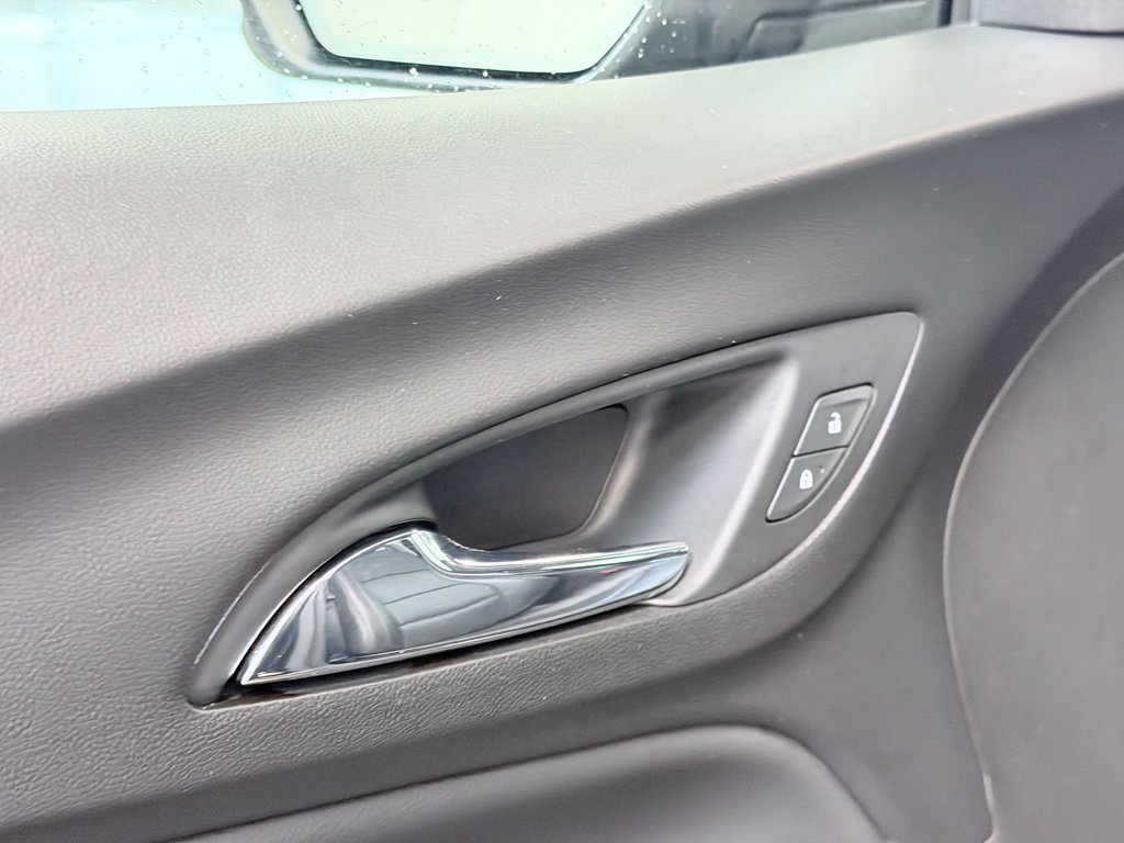 Used 2021 Chevrolet Equinox Premier FWD image 9