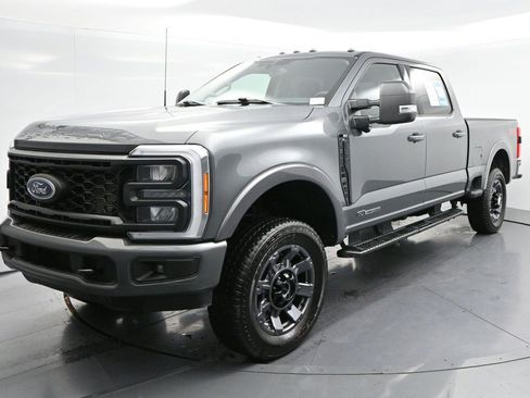 Used 2023 Ford F350 XLT w/ XLT Premium Package AWD/4WD image 3