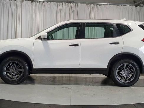 Used 2017 Nissan Rogue S AWD/4WD image 6