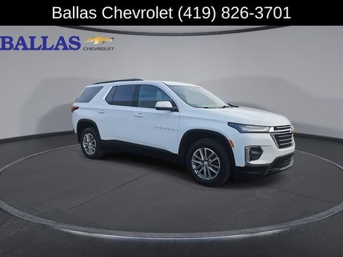Certified 2023 Chevrolet Traverse LT FWD image 2
