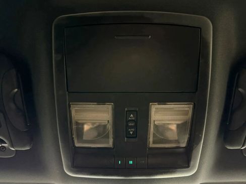 Used 2014 Dodge Challenger SRT8 w/ Harman/Kardon Audio Group image 30