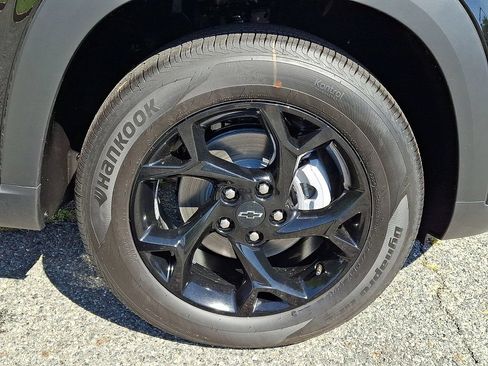 New 2026 Chevrolet Trax LT w/ Driver Confidence Package FWD image 5