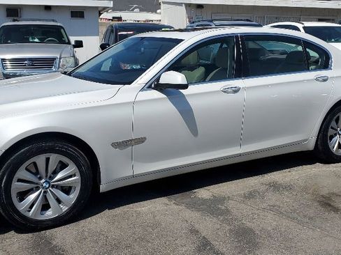 Used 2012 BMW 740Li image 2