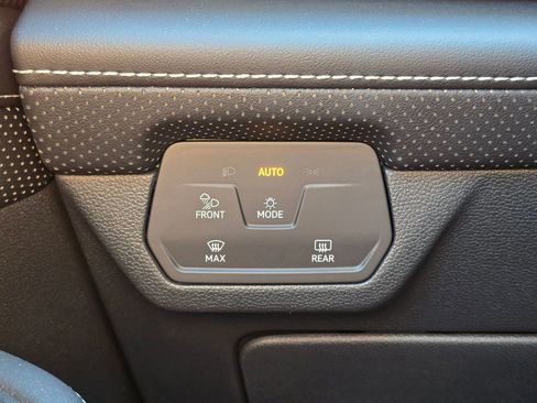 New 2024 Volkswagen Atlas Cross Sport SEL R-Line AWD/4WD image 35
