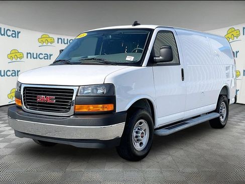Used 2025 GMC Savana 2500 w/ Driver Convenience Package RWD image 3