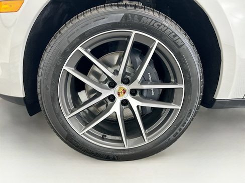 Used 2026 Porsche Macan AWD/4WD image 31