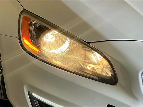 Used 2018 Volvo S60 T5 Inscription image 29