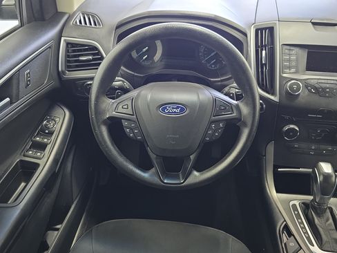 Used 2018 Ford Edge SE FWD image 13