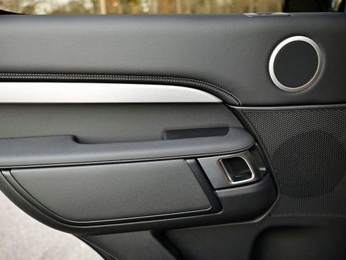 New 2026 Land Rover Discovery Limited Edition image 29