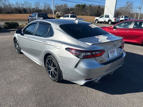 Used 2022 Toyota Camry SE image 10