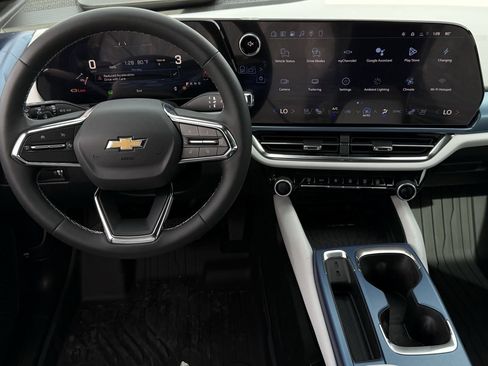 New 2026 Chevrolet Equinox EV LT image 10