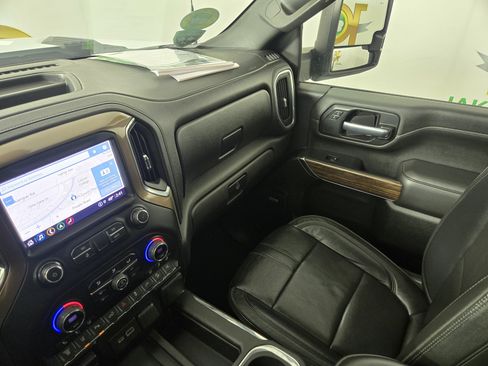 Used 2021 Chevrolet Silverado 3500 High Country w/ Z71 Off-Road Package image 24