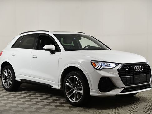 Certified 2023 Audi Q3 2.0T Premium w/ Black Optic Sport Package image 6