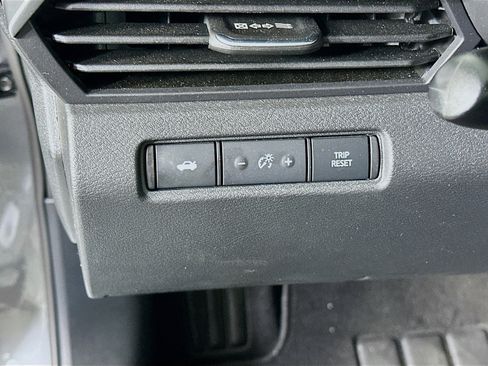 Used 2024 Nissan Altima 2.5 SV FWD image 17