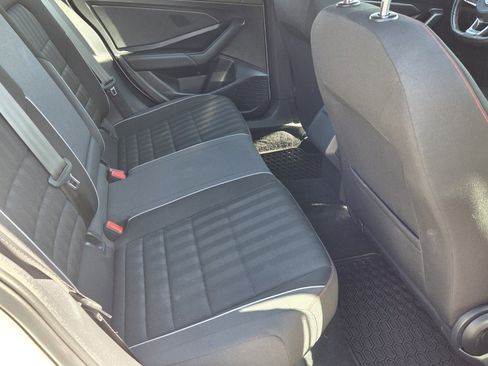 Used 2019 Volkswagen Jetta GLI image 10