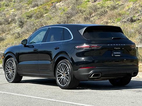 Certified 2021 Porsche Cayenne image 3