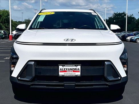 Used 2024 Hyundai Kona SEL AWD/4WD image 3