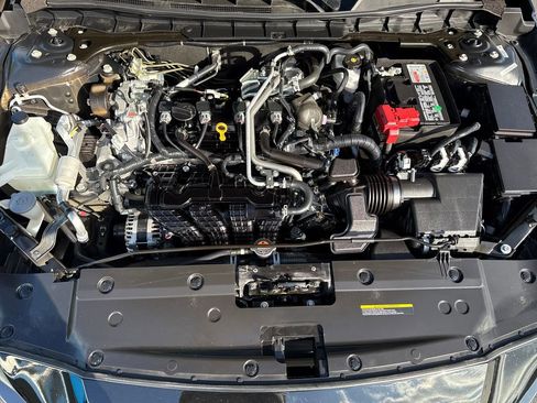 Used 2025 Nissan Altima 2.5 SR image 25