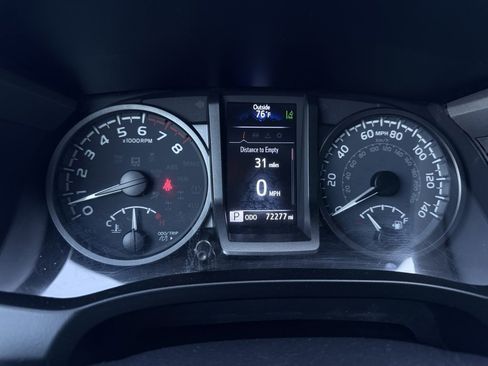 Used 2022 Toyota Tacoma TRD Off-Road image 14