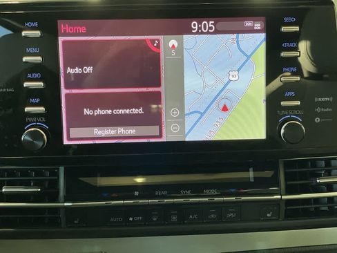 Used 2022 Toyota Sienna XSE AWD/4WD image 19