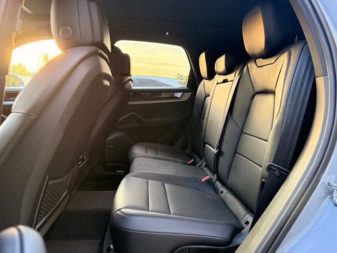 Used 2024 Porsche Cayenne image 13