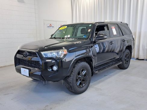 Used 2016 Toyota 4Runner SR5 image 2