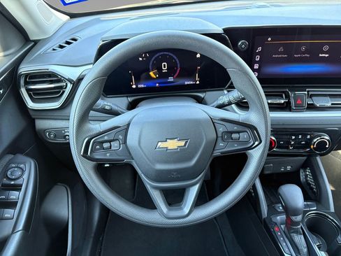 Used 2025 Chevrolet TrailBlazer LT image 9