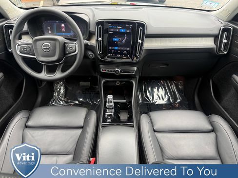 Certified 2023 Volvo XC40 B5 Ultimate w/ Protection Package Premier AWD/4WD image 2